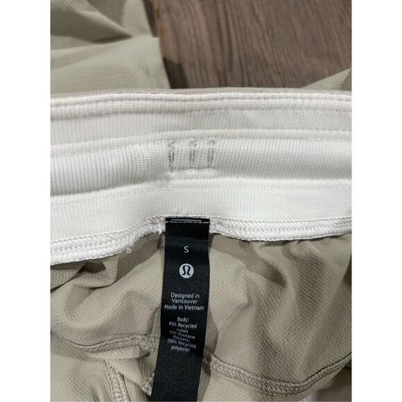 Lululemon License to Train short 7” LL - Picture 4 of 4